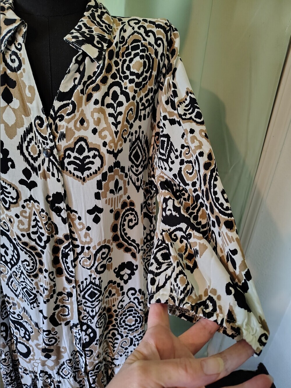 Mlle Gabrielle Black and Beige Printed Tunic Dress Button Up Women Medium NWT - Picture 3 of 10